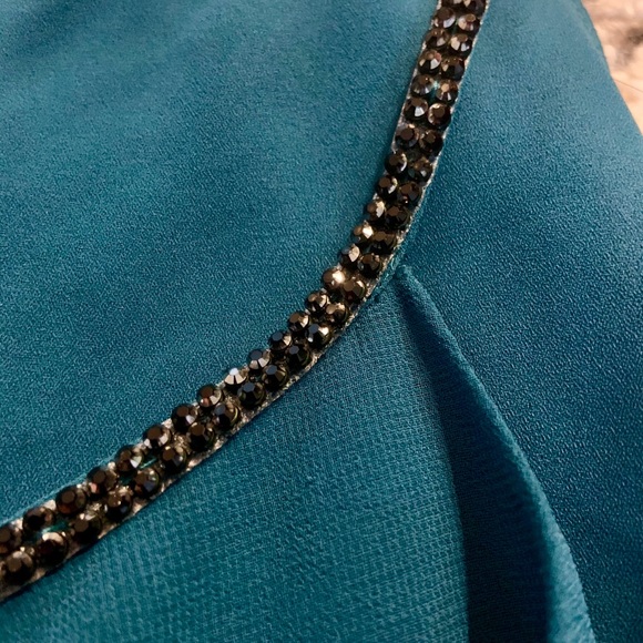 Rhinestone Neck Sleeveless Blouse - Picture 8 of 9